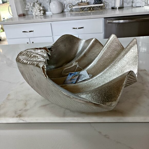 NEW! COASTAL COTTAGE CAST METAL OYSTER SHELL BOWL - Picture 3 of 5